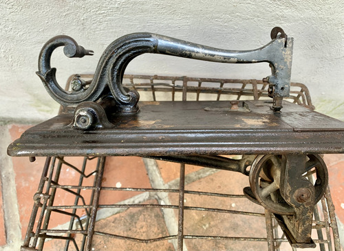 Antigua Máquina De Coser Coleccionable Grover & Baker (Usado)