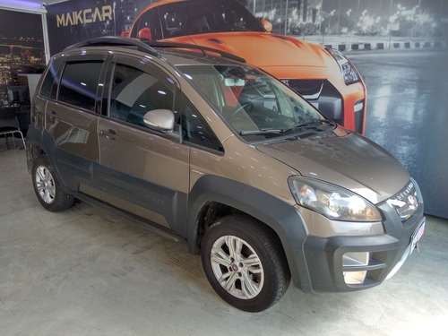 Imagem 3 de 10 de Fiat Idea 2012 1.8 16v Adventure Flex Dualogic 5p