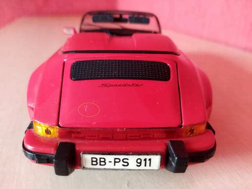 Miniatura Porsche 911 Speedster 1/18 Maisto Vermelho