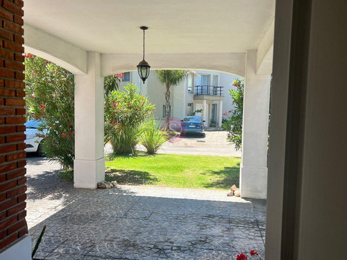Casa En Venta En Bermudas, Pilar, G.b.a. Zona Norte
