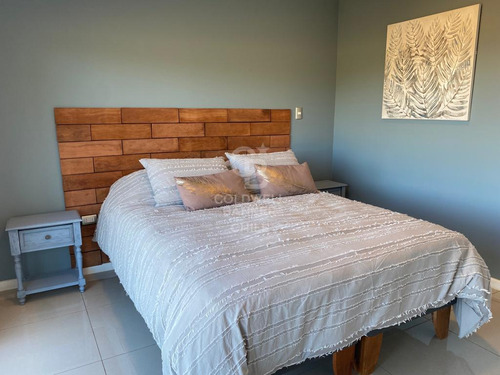Venta De Casa/frente Al Lago.