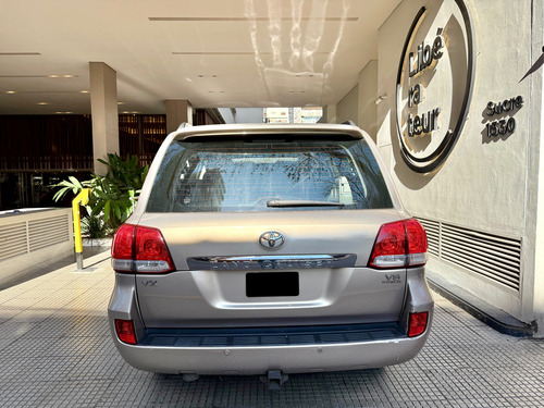 Toyota Land Cruiser 200 Vx