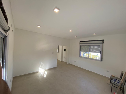 Imagen 6 de 17 de Ph En Venta En Banfield