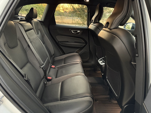 Volvo XC60 2.0 T6 R-design