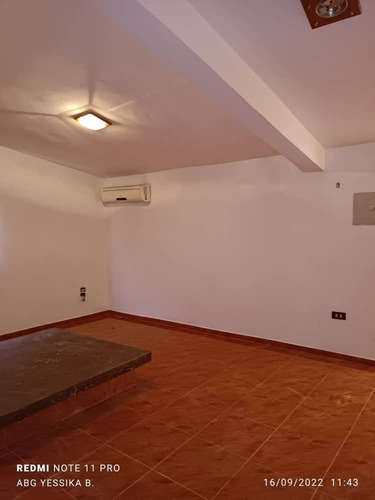 Imagen 4 de 12 de En Venta Hermosa Quinta En Los Overos, Urb. Agua Miel - La Encrucijada