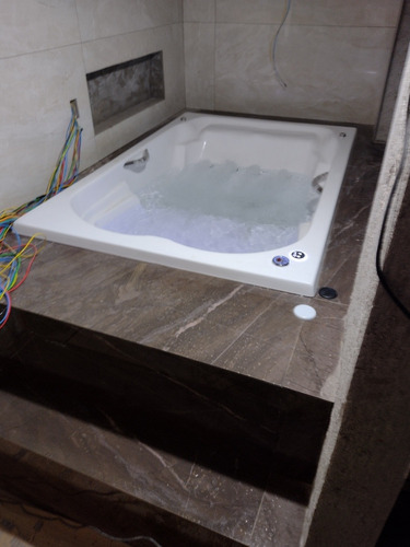 Imagem 2 de 5 de Instalações De Banheiras, Spa's E Ofuros