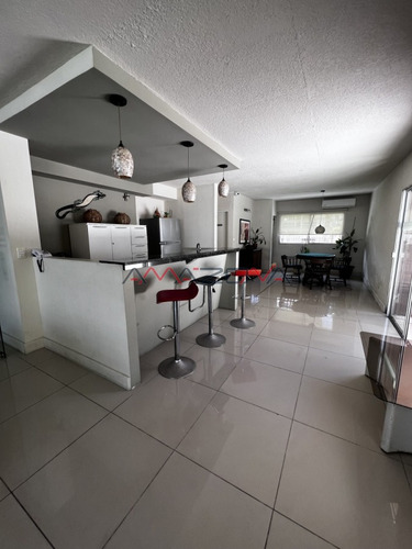 En Venta 2 Dormitorios Parrillero Propio Y Vista Al Mar Gastos Bajos