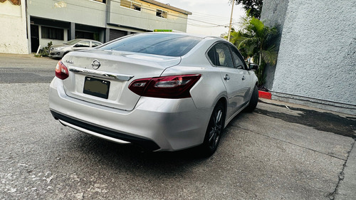 Nissan Altima 2.5 Advance Navi Cvt