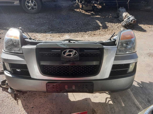 Imagen 1 de 4 de Frontal Hyundai H1 Año 2006