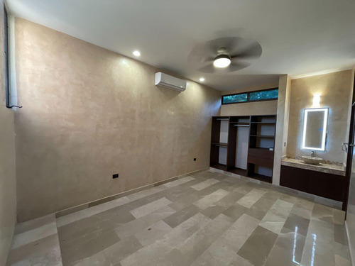Casa En Venta Merida, Temozon Norte En Privada, Mod. Aurora, Entrega Inmediata.