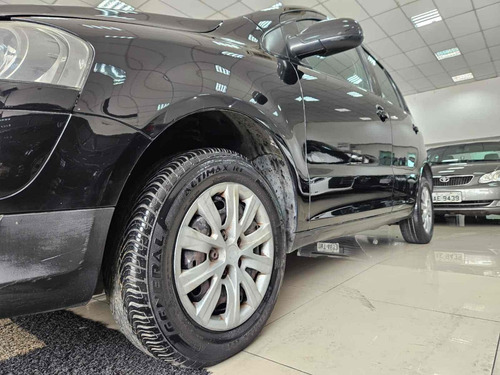 Volkswagen Fox 1.0 MI PLUS 8V FLEX 4P MANUAL