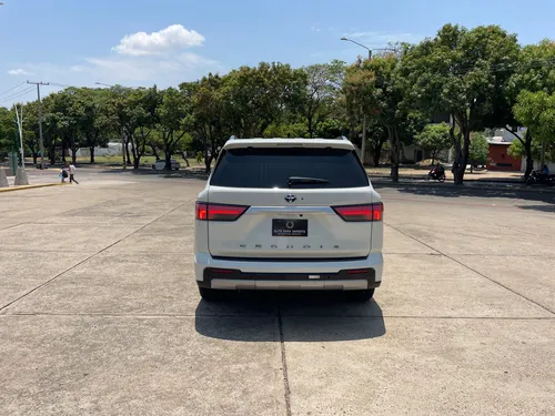 Toyota Sequoia 3.5 V6 Capstone