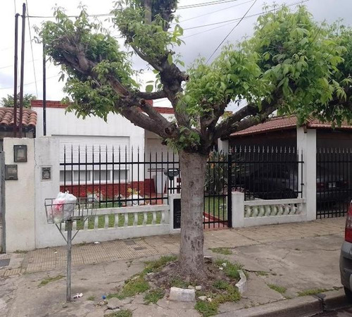 Casa 3 Amplios Ambientes Con Depto 2 Amb. Lote 420m2