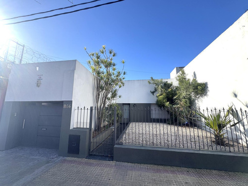 Casa En Venta En La Plata