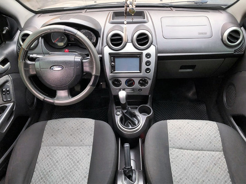 Imagem 14 de 18 de Ford Fiesta Se 1.6 2014 Completo Flex