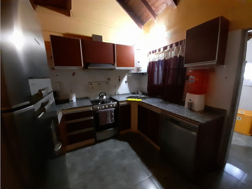 Chalet Con Galpon Induistrial En Venta. Excelente Propiedad
