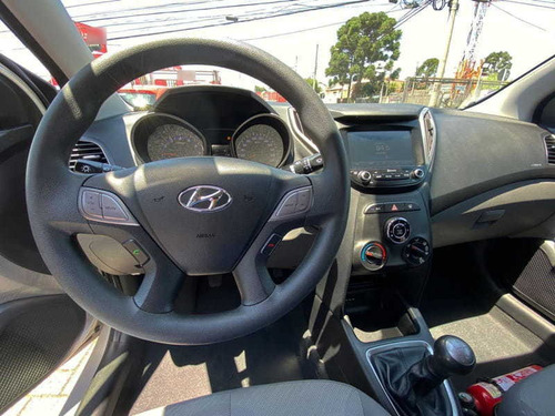 Imagem 9 de 15 de Hyundai Hb20 S Comfort 1.0 Flex 2015