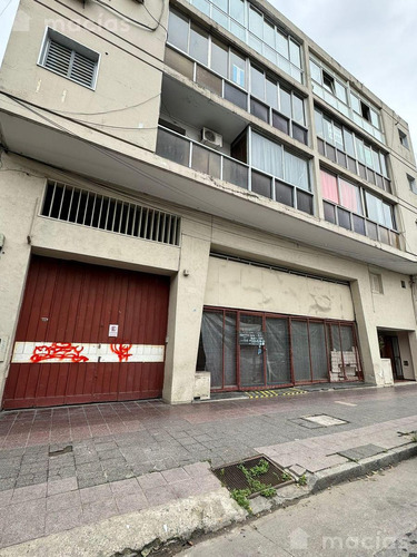 Local Comercial En Venta En Barrio Sur. 500m2 Cubiertos, Entrada Para Vehiculos