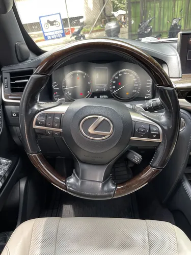Lexus LX 5.7 570