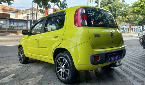 Fiat Uno Uno Vivace 1.0 8V (Flex) 4p