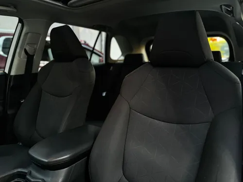 Toyota RAV4 2.5 Xle 4wd At 204 hp