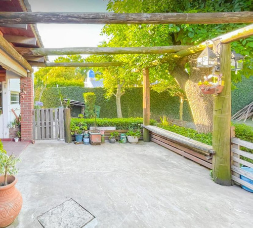 Casa En Venta - 3 Dormitorios 2 Baños - Local - 4662mts2 - Ensenada