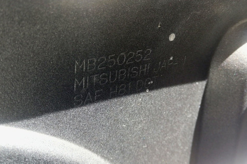 Mitsubishi Montero 1986 2.6 L042 Lona