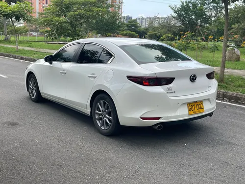 Mazda 3 2.0 Touring