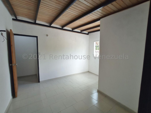 Imagen 8 de 10 de Mayra Ysabel Cedeño Vende Galpón En El Limón Maracay Cod 22-18236