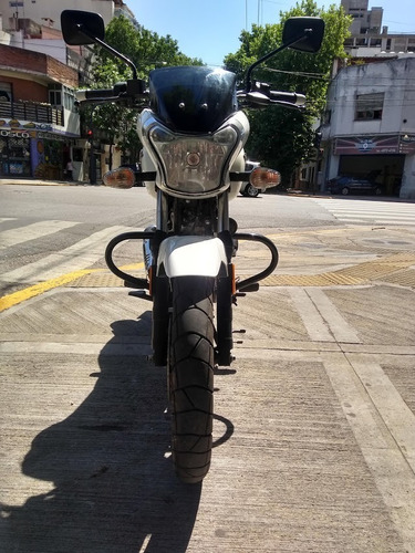 Bajaj V15 2018 La Mejor Autonomia