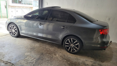 Volkswagen Jetta 2.0 Comfortline Flex 4p Automática