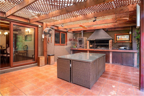 Casa 7d - 4b Calle Irlanda En Las Condes.