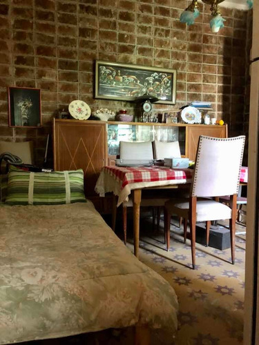 Ortiz De Zarate Y Fco Pla. Casa De 2 Dorm Y Garaje Camión