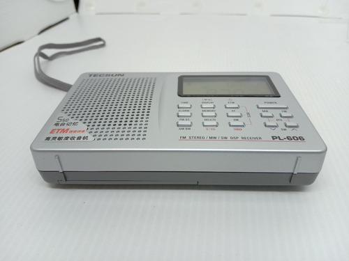 Imagem 5 de 10 de Rádio Receptor Tecsun Pl606 Am Fm Oc + Antena Pl606 Completo