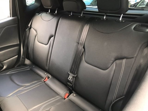 Imagem 6 de 14 de Renegade 1.8 16v Flex Limited 4p Automático