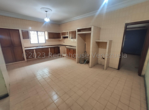 En Venta Bella Y Amplia Casa Quinta En El Oeste De Barquisimeto Lara, Rc