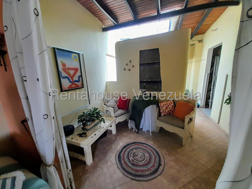 Gisselle Lobo Tiene En Venta Espectacular Casa En Excelente Urbanizacion De Cabudare Con Vigilancia Las 24 Horas Bellas Areas Comunes Facil Acceso 2 5 1 9 7 3 7
