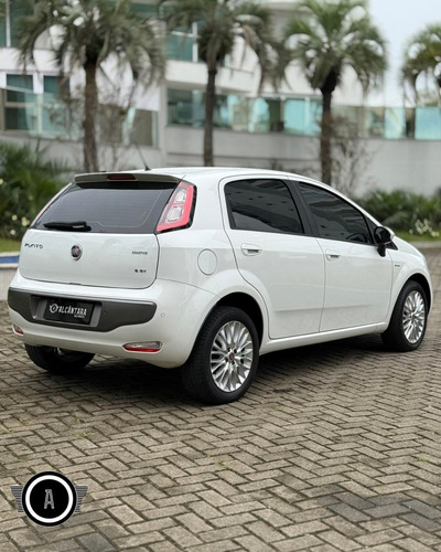 Fiat Punto 1.6 16V Essence Sp Dualogic Flex 5P