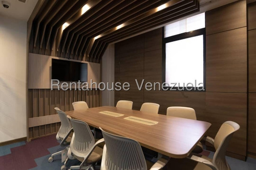 Inmejorable Oficina En Venta El Rosal, Lista Para Operar