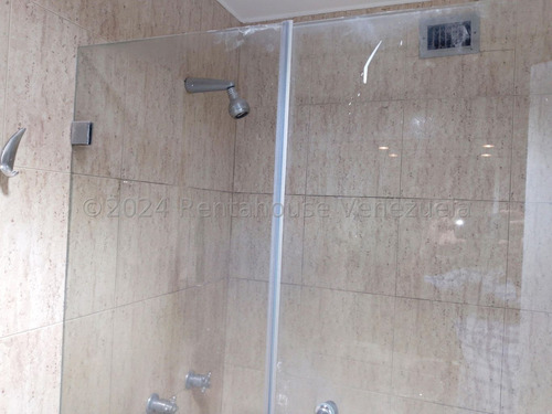 Alquiler De Departamento En Colinas Bello Monte #25-15077