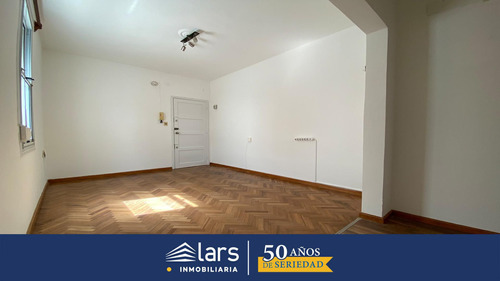 Apartamento En Alquiler /  Pocitos - Inmobiliaria Lars