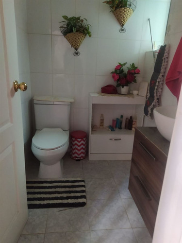 Casa En Venta De 4 Dorm. En Curicó