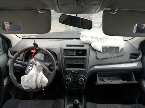 Imagen 7 de 9 de Toyota Avanza Solo Por Partes