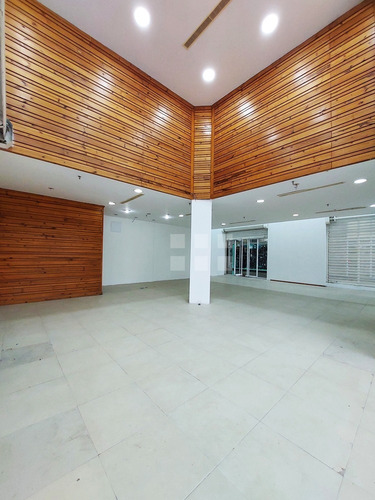 Imagen 4 de 9 de Venta Local Comercial Puente Real Pb, Nueva Barcelona