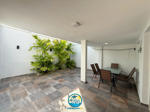 Casa En Venta En Res. Playuela - Tucacas.