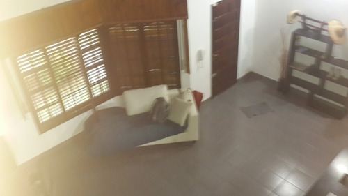Imagen 2 de 14 de Chalet A La Venta En Castelar Norte