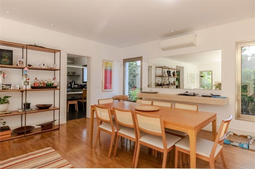 Casa Moderna, Reformada,4 Suítes, Ambientes Amplos E Integrados, Acabamento De Primeiríssima,5 Vagas - 353-im10077