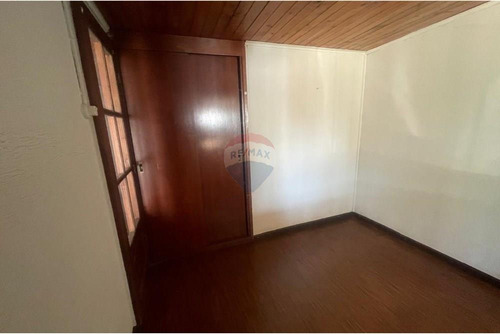 Vive A Solo 2 Cuadras Del Centro De San Vicente.