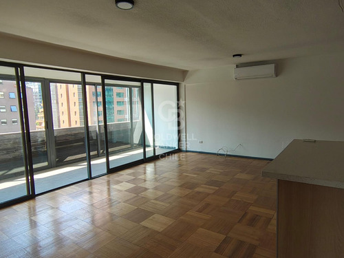Departamento Remodelado Con Excelente Ubicación .