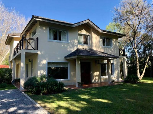 Importante Casa En Venta En Club De Campo El Moro, Marcos Paz